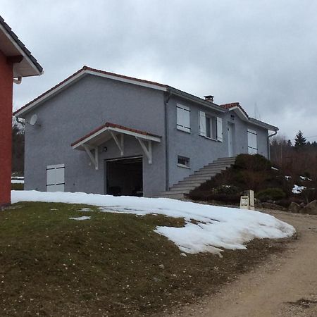 Chambre D Hotes Du Lac Bed & Breakfast Echallon Exterior photo