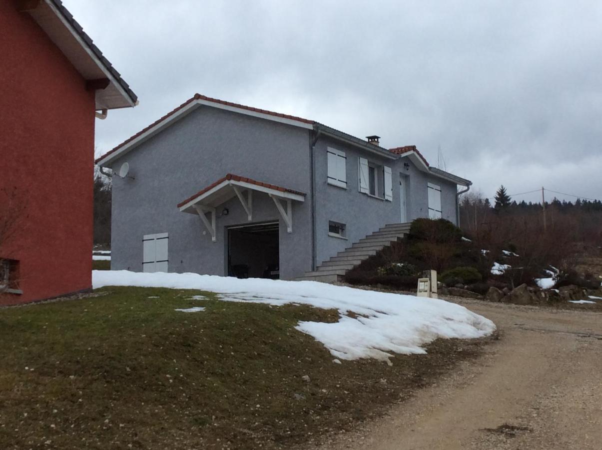 Chambre D Hotes Du Lac Bed & Breakfast Echallon Exterior photo